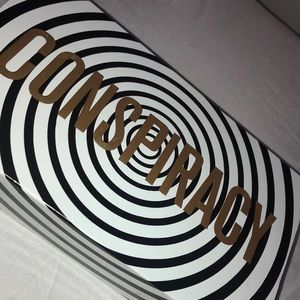 Conspiracy pallet ( Jeffree Star x Shane Dawson )